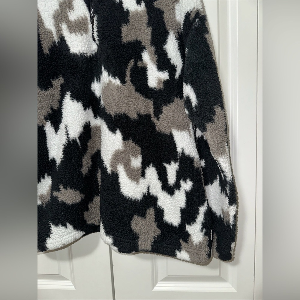 Eddie Bauer Lightweight Animal Print Longsleeve Fleece XL - Picture 4 of 5